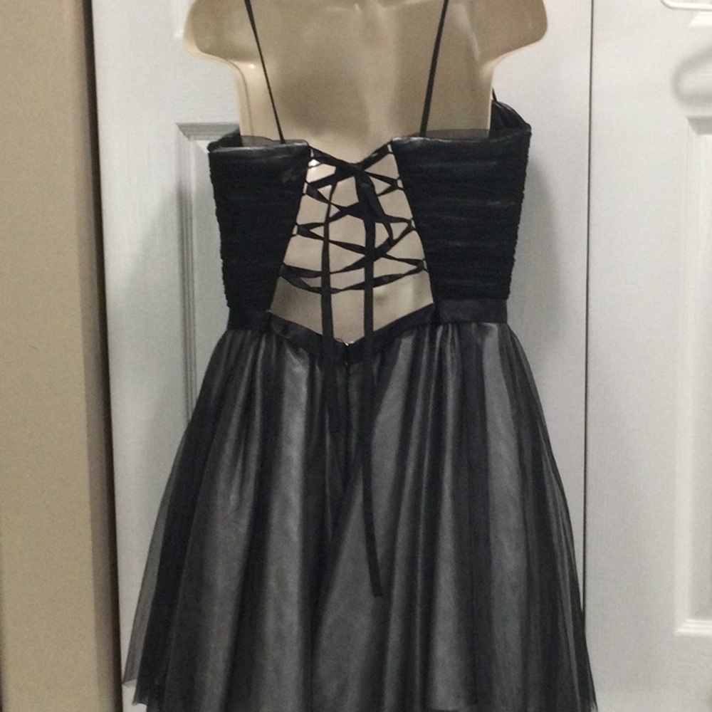 Dress - Picture 3 of 6